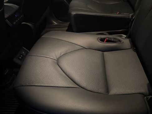Used 2021 Toyota Highlander Limited AWD/4WD image 9