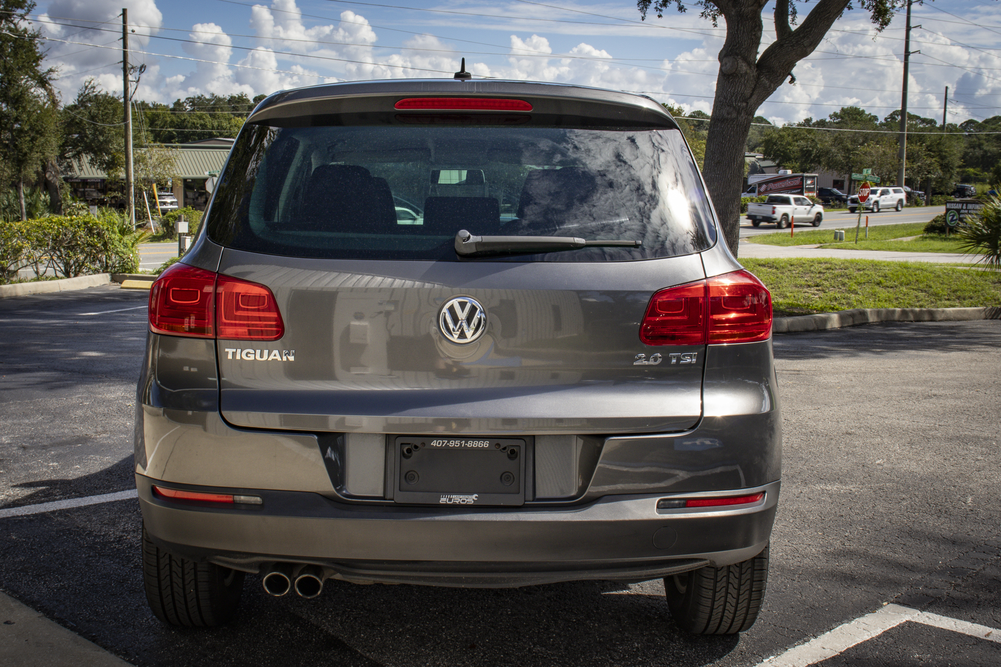 Used 2014 Volkswagen Tiguan S FWD image 9