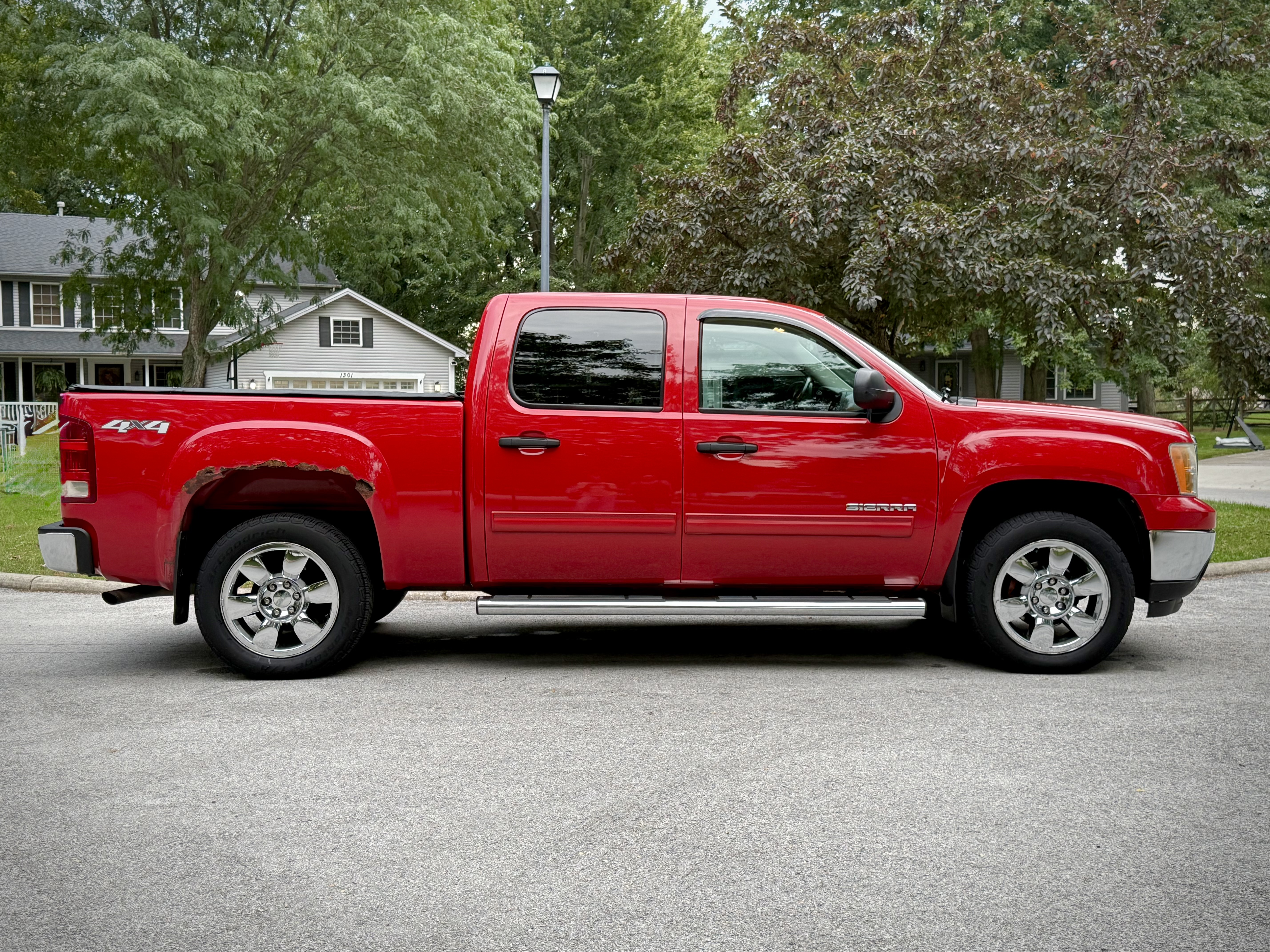 Used 2011 GMC Sierra 1500 SLE w/ Power Tech Package AWD/4WD image 1