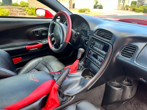 Used 2003 Chevrolet Corvette Coupe RWD image 9