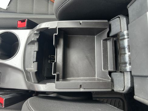 Used 2016 Ford Escape SE w/ Equipment Group 201A AWD/4WD image 18
