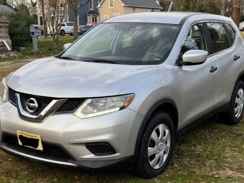 Used 2016 Nissan Rogue S image 1