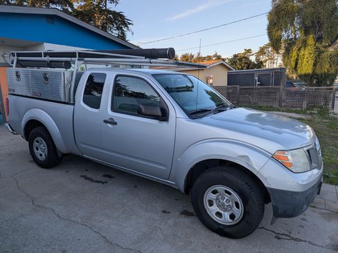 Used 2018 Nissan Frontier S image 4