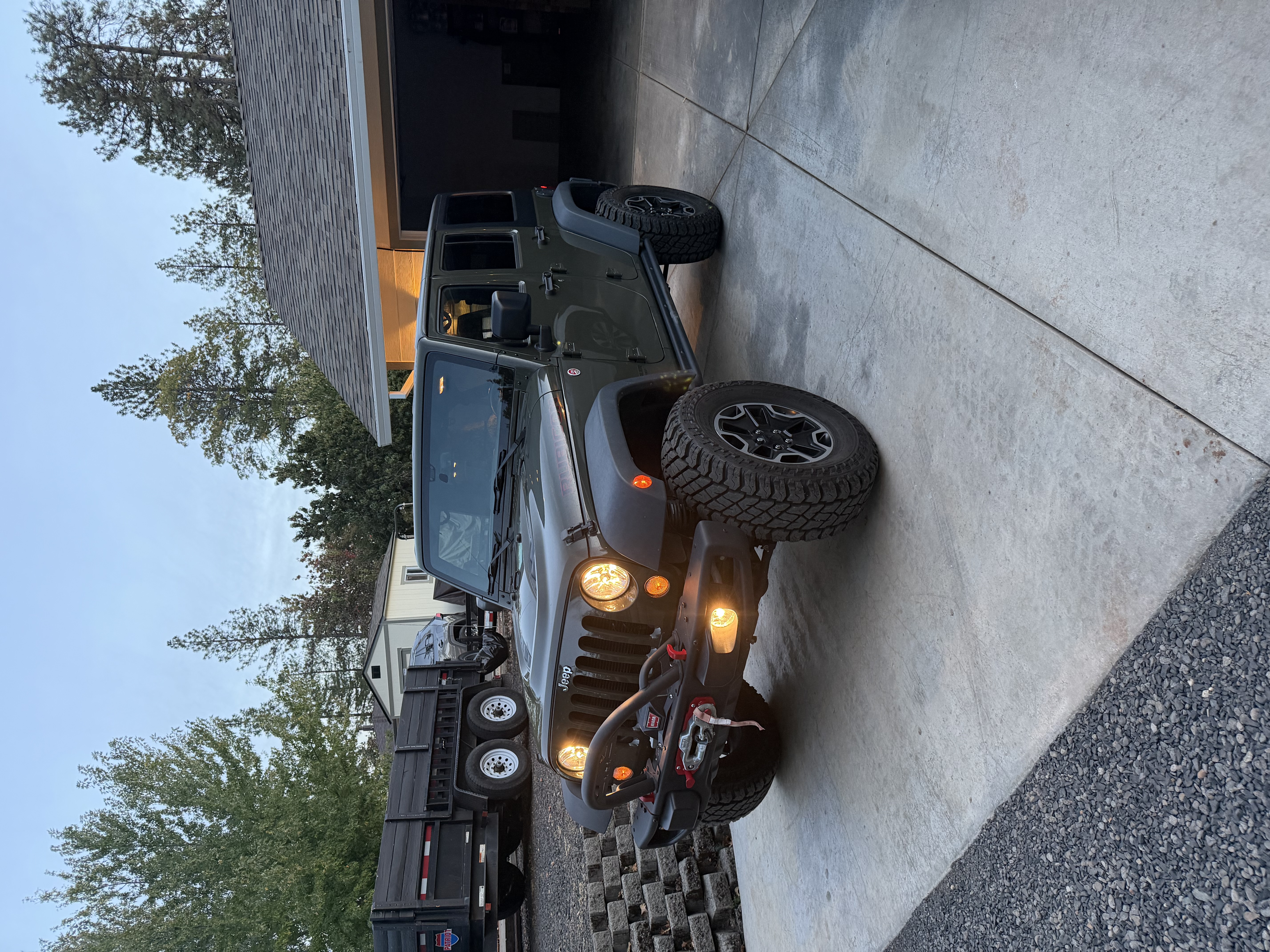 Used 2015 Jeep Wrangler Unlimited Rubicon AWD/4WD image 5