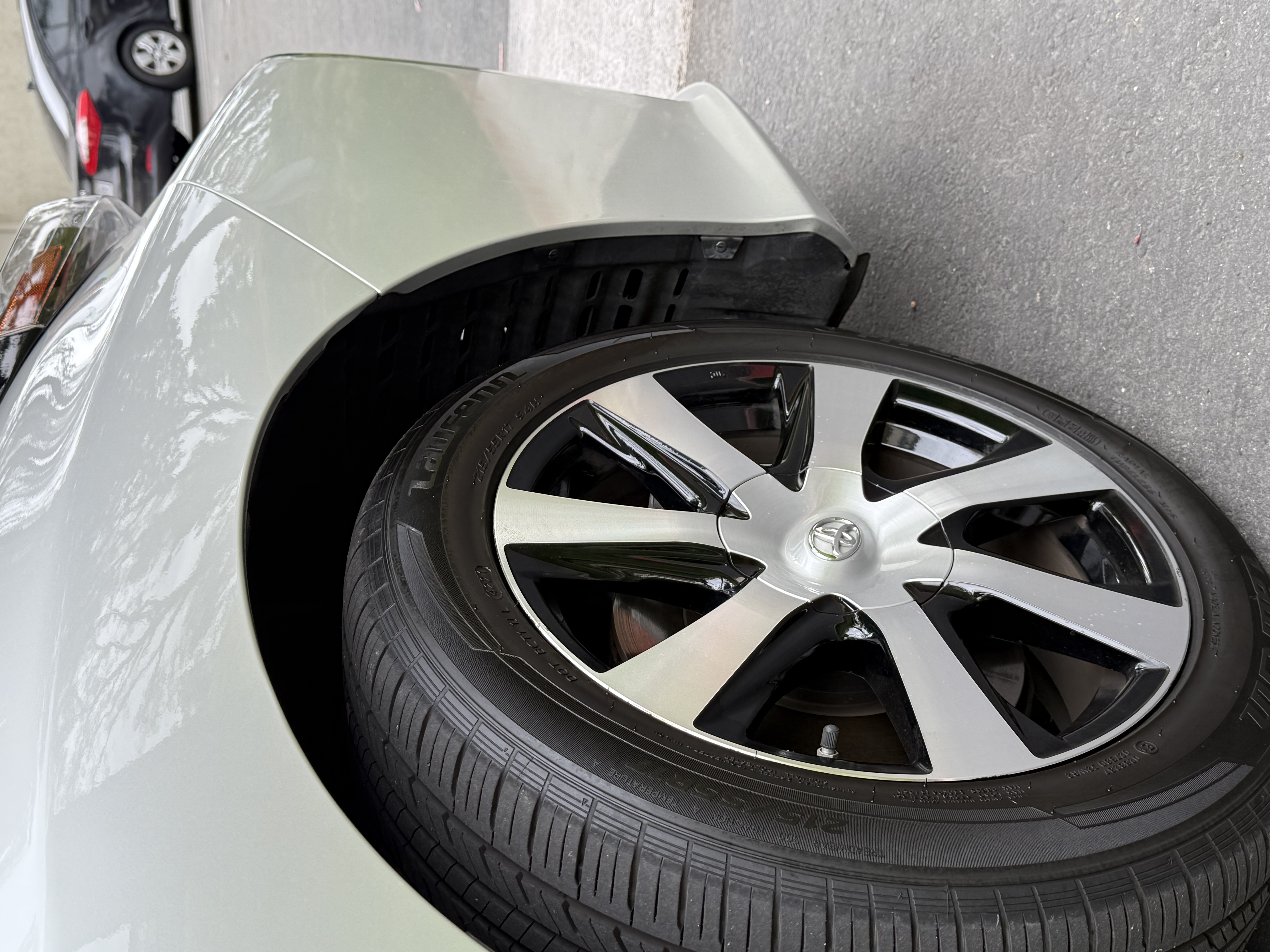 Used 2017 Toyota Mirai FWD image 8
