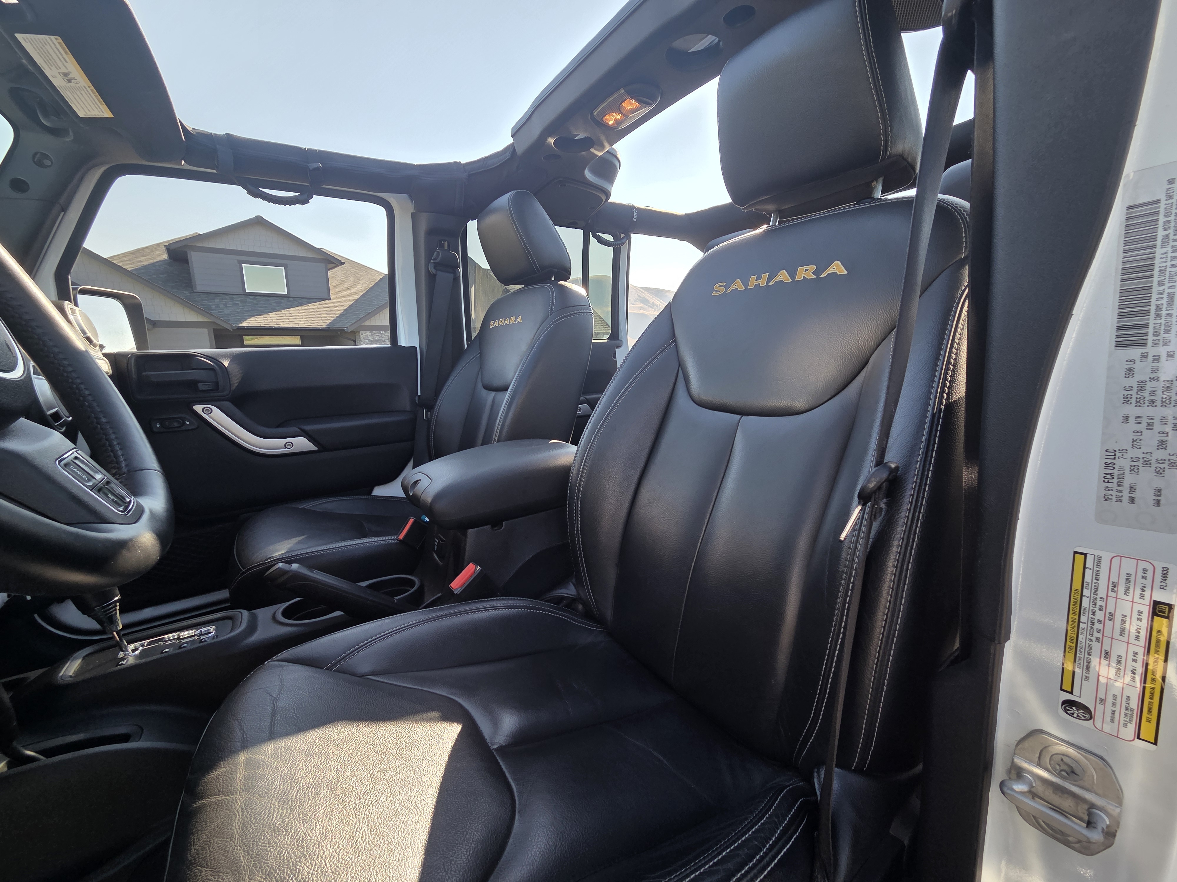 Used 2015 Jeep Wrangler Unlimited Sahara w/ Connectivity Group AWD/4WD image 15