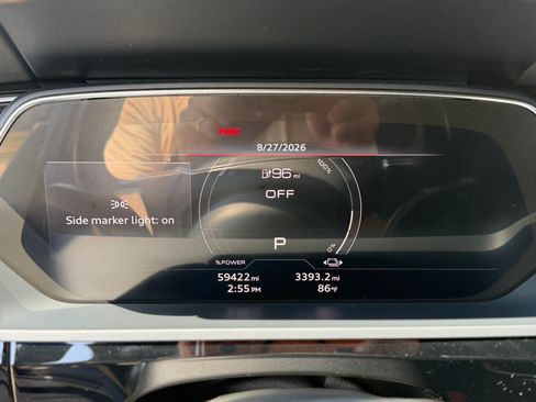 Used 2022 Audi e-tron Premium Plus w/ Premium Plus Package AWD/4WD image 12