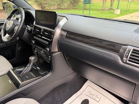 Used 2023 Lexus GX 460 w/ Black Line Special Edition AWD/4WD image 23