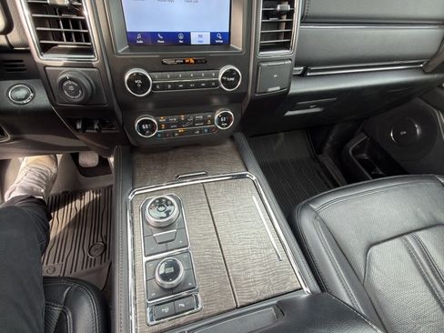 Used 2021 Ford Expedition Max Limited image 15