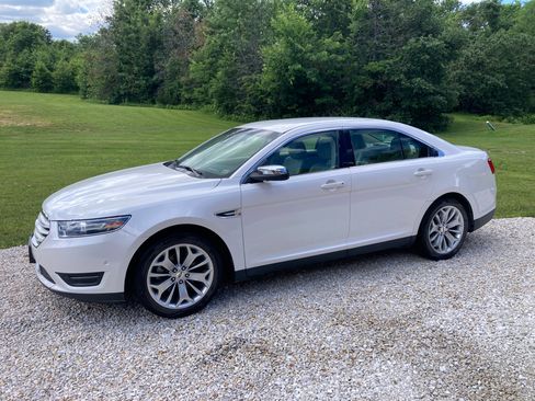 Used 2018 Ford Taurus Limited w/ Driver Assist Package FWD image 1