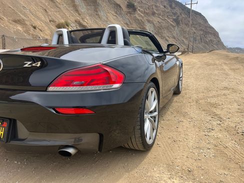 Used 2014 BMW Z4 sDrive35i RWD image 4