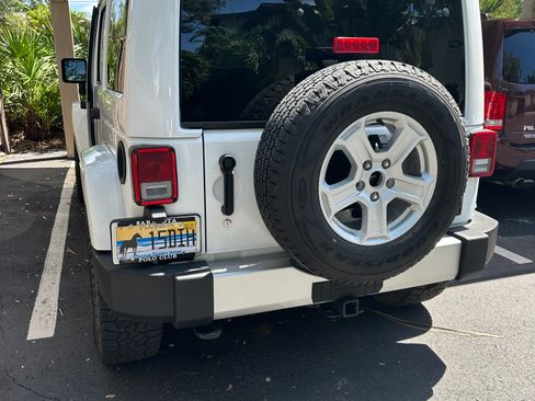 Used 2018 Jeep Wrangler Unlimited Sahara w/ Max Tow Package AWD/4WD image 14