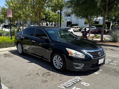 Used 2014 Nissan Altima 2.5 S w/ Display Audio Package image 1