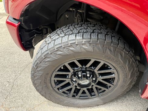 Used 2013 Ford F250 Platinum w/ FX4 Off Road Pkg AWD/4WD image 28