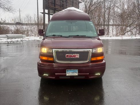 Used 2017 GMC Savana 3500 LT w/ LT Preferred Equipment Group image 4