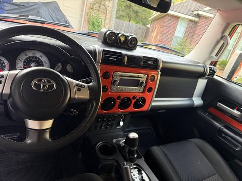 Used 2014 Toyota FJ Cruiser 4WD image 4