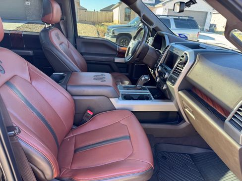 Used 2019 Ford F150 King Ranch image 13