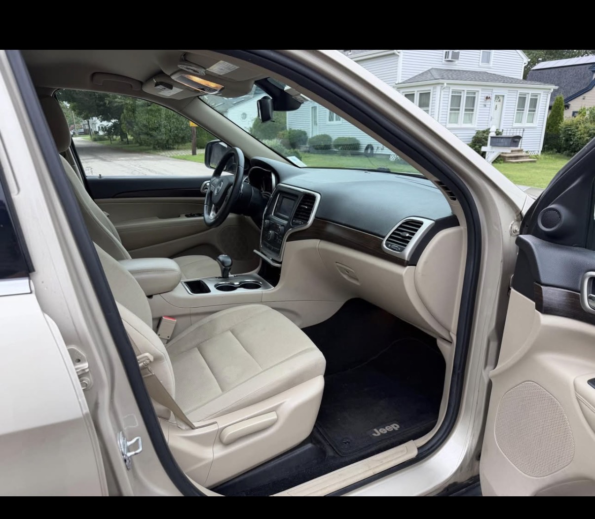 Used 2014 Jeep Grand Cherokee Laredo w/ Quick Order Package 23E AWD/4WD image 6