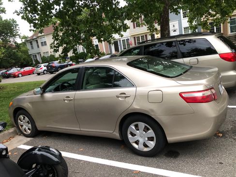 Used 2009 Toyota Camry LE FWD image 5