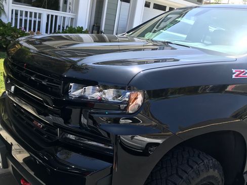 Used 2020 Chevrolet Silverado 1500 LT Trail Boss image 9