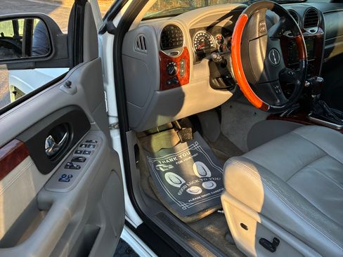 Used 2007 GMC Envoy Denali image 6