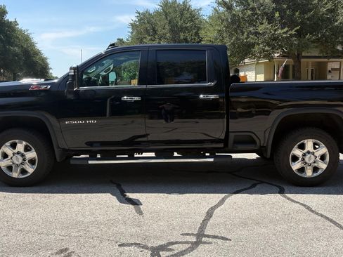 Used 2020 Chevrolet Silverado 2500 LTZ w/ LTZ Premium Package AWD/4WD image 10