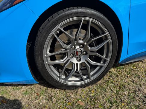 Used 2025 Chevrolet Corvette Z06 image 12