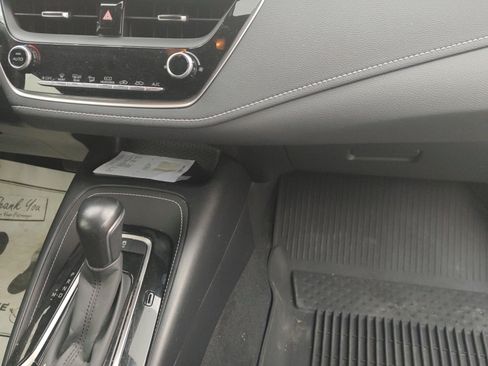 Used 2022 Toyota Corolla SE image 15