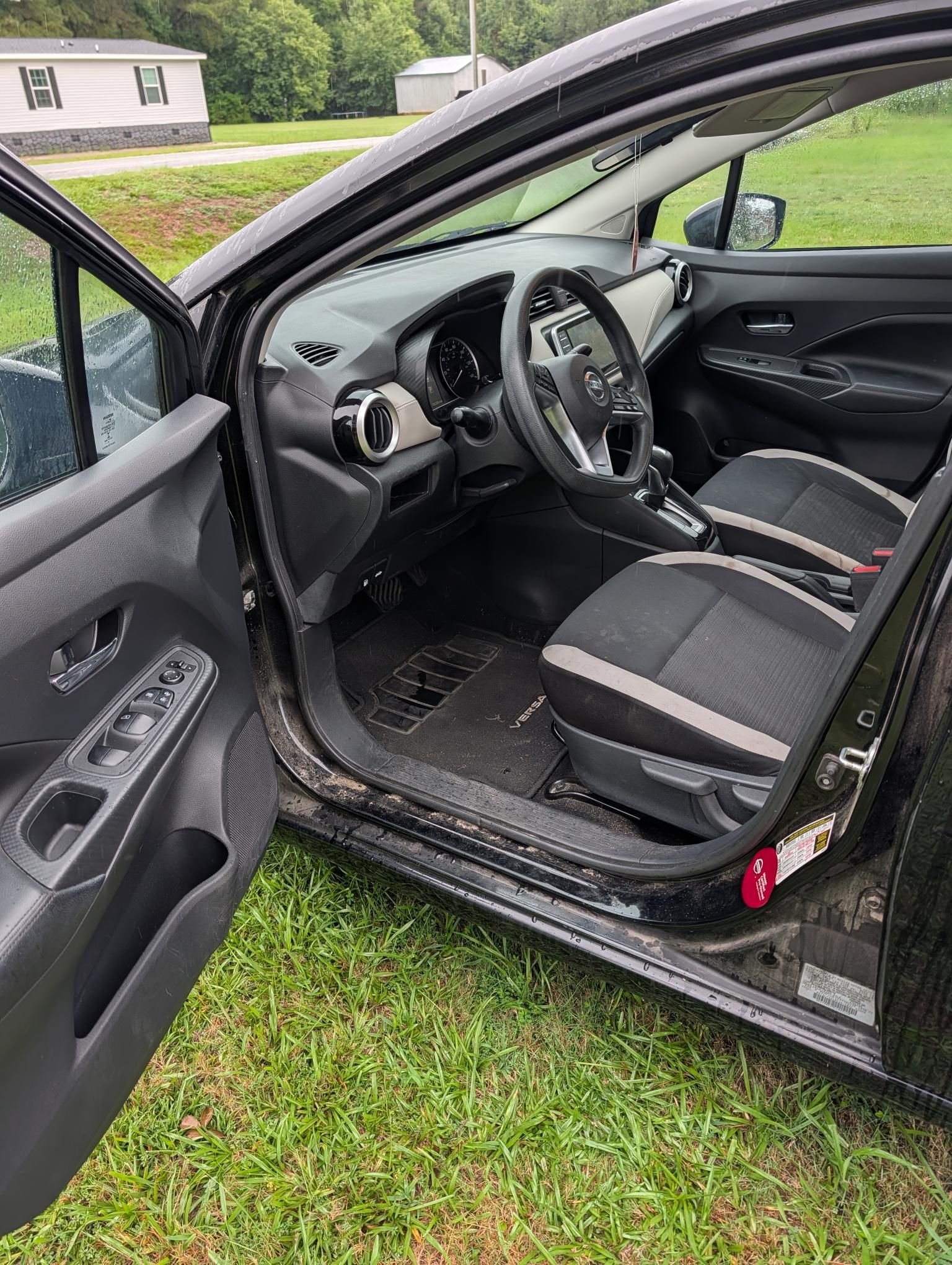 Used 2020 Nissan Versa SV FWD image 13
