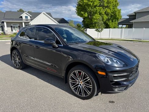 Used 2015 Porsche Macan Turbo AWD/4WD image 9