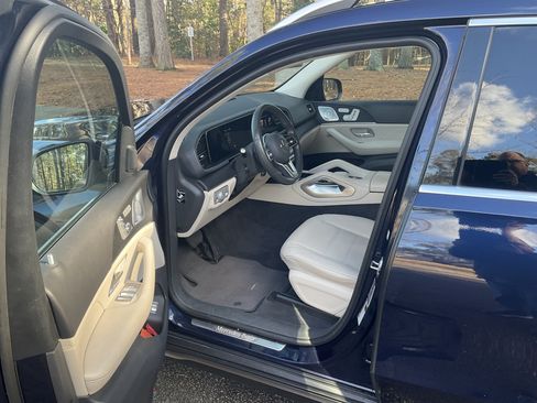 Used 2020 Mercedes-Benz GLS 450 4MATIC image 10