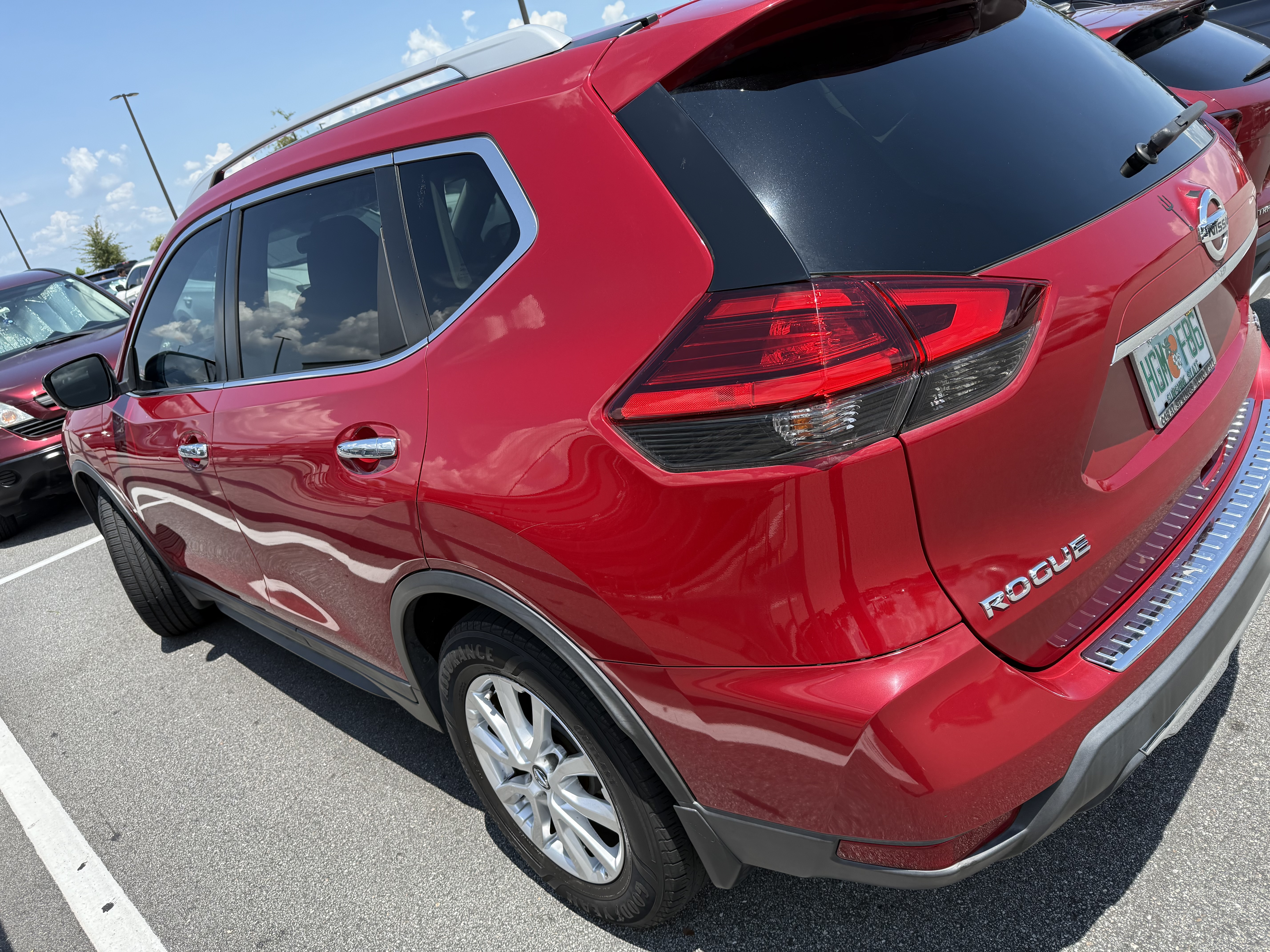 Used 2017 Nissan Rogue SV FWD image 6