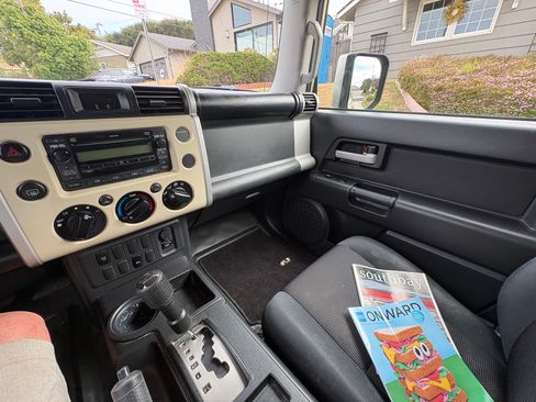 Used 2008 Toyota FJ Cruiser 2WD image 11