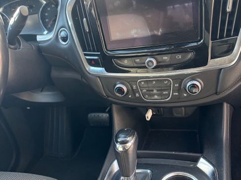 Used 2018 Chevrolet Traverse LT image 6