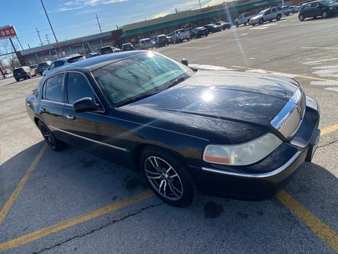 Used 2007 Lincoln Town Car Signature image 6