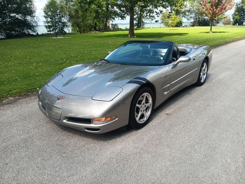 Used 2000 Chevrolet Corvette Convertible w/ Memory Pkg RWD image 12