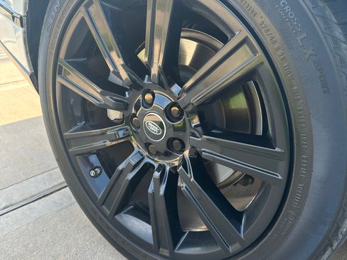 Used 2021 Land Rover Range Rover image 13