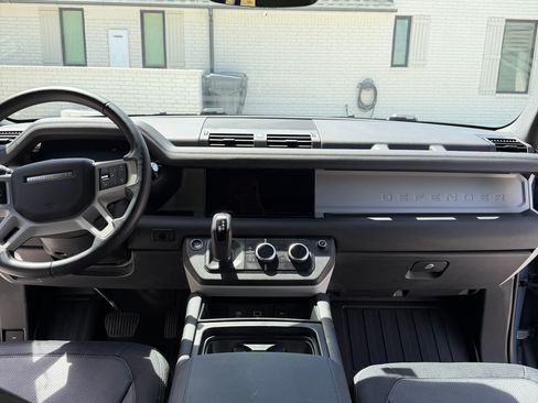 Used 2024 Land Rover Defender 110 X-Dynamic SE AWD/4WD image 11