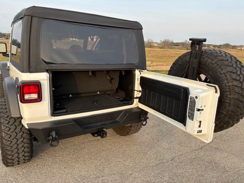 Used 2023 Jeep Wrangler Sport image 21