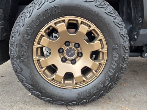 Used 2025 Toyota Tacoma 4x4 Double Cab Hybrid image 24