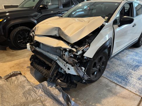 Used 2024 Subaru Crosstrek 2.0i image 15