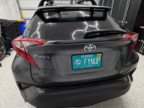 Used 2018 Toyota C-HR XLE image 9