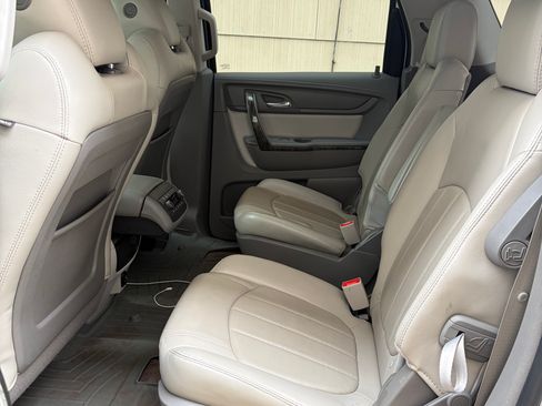 Used 2016 GMC Acadia SLT w/ Open Road Package AWD/4WD image 8