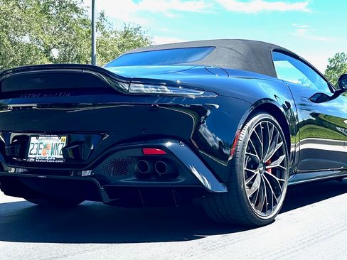 Used 2022 Aston Martin V8 Vantage Roadster image 4