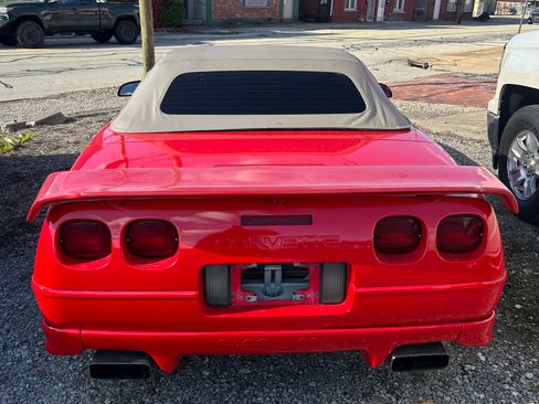 Used 1996 Chevrolet Corvette Convertible image 4