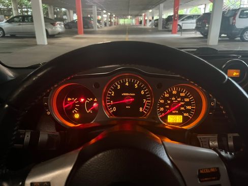 Used 2006 Nissan 350Z Touring RWD image 12