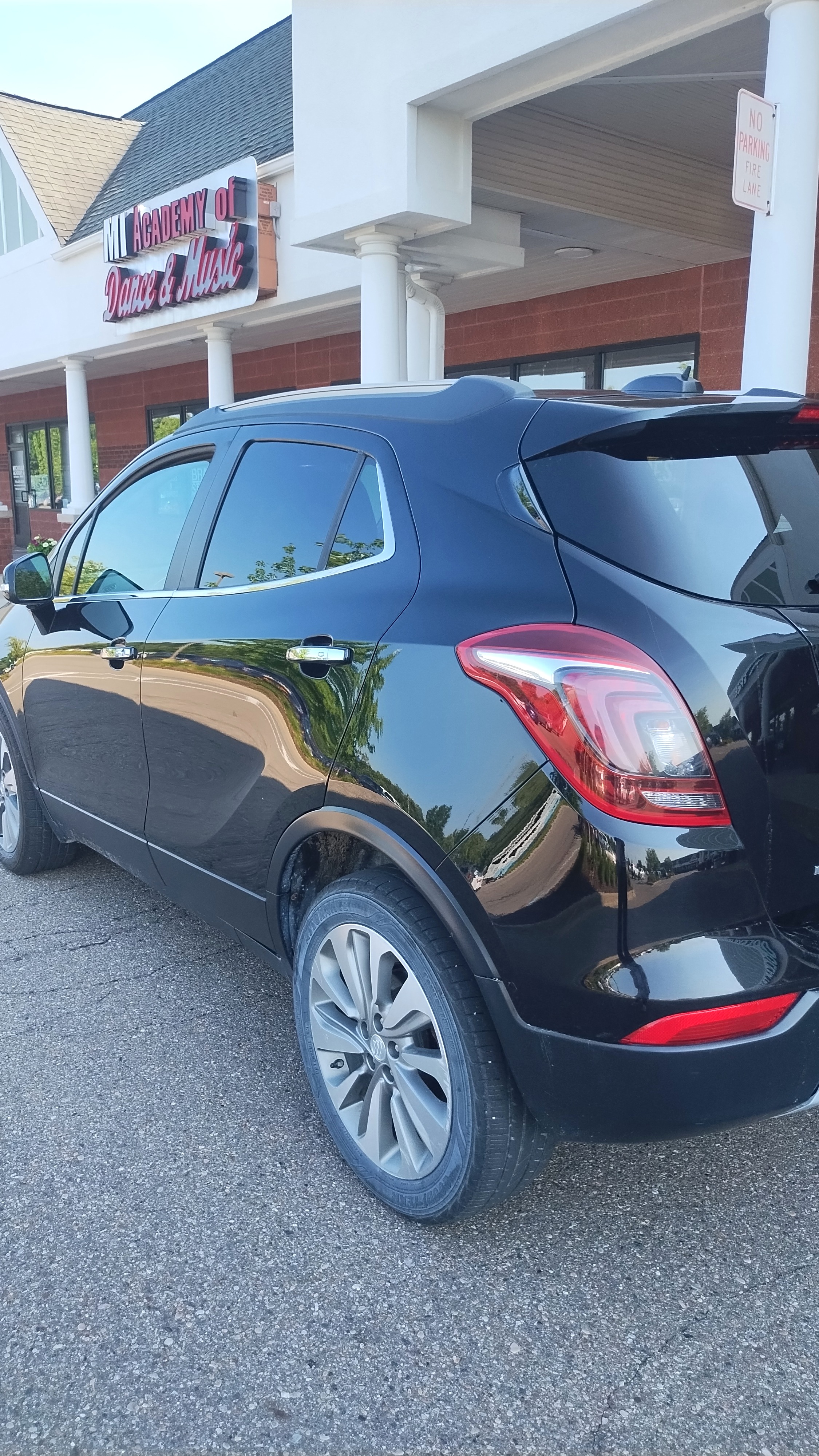 Used 2017 Buick Encore Preferred AWD/4WD image 2