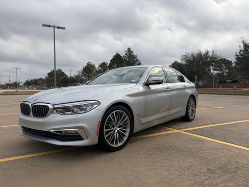 Used 2018 BMW 540i image 2