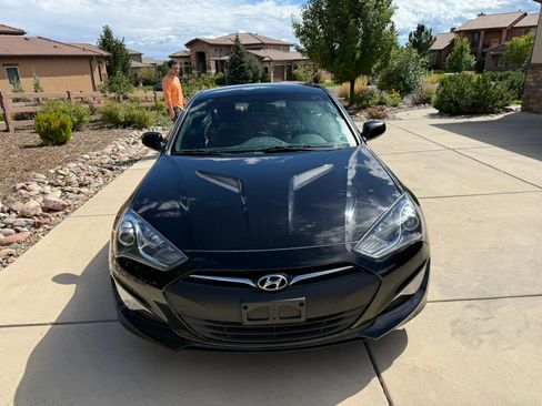 Used 2013 Hyundai Genesis 3.8 image 12