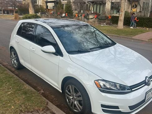 Used 2016 Volkswagen Golf SE w/ Lighting Package image 1